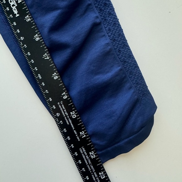 FABLETICS Sync High Waisted Perforated Leggings Size Large‎ - Picture 4 of 8